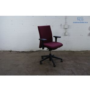 Comforto | Bureaustoel | Gebruikt | Bordeaux rood gestoffeerd | Zwart onderstel | BS344